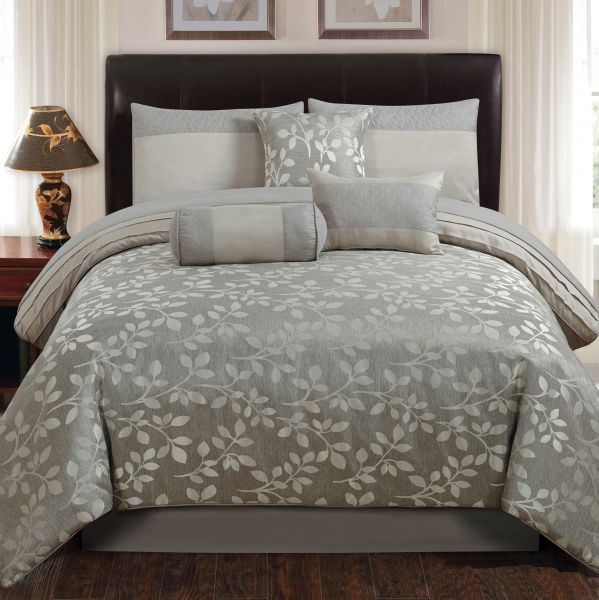 Picture of Platinum Leaves Comforter Set