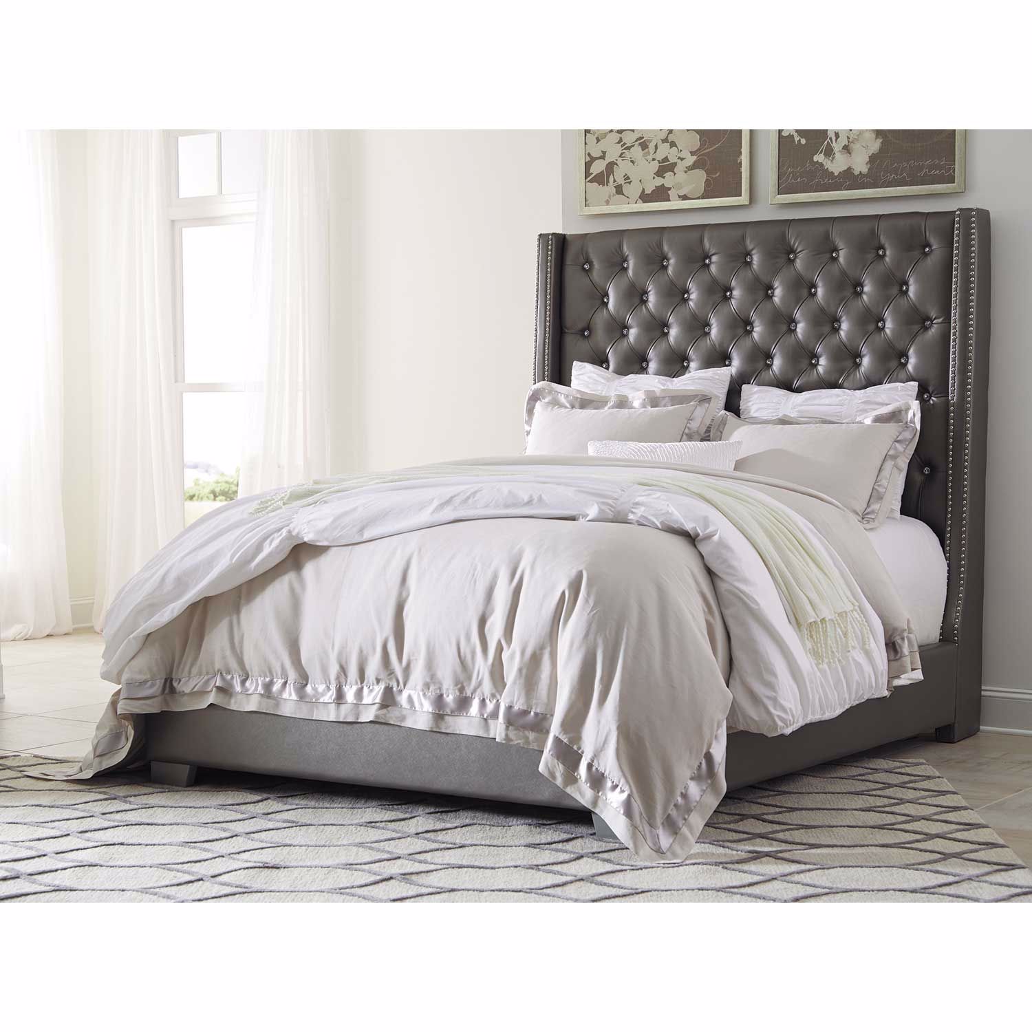 Coralayne Upholstered Queen Bed - Ashley Furniture | AFW.com