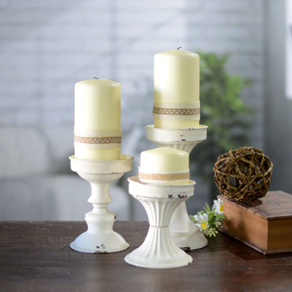 Set Of 3 White Distressed Candle Holders 180 1663 AFW Com   0122280 Set Of 3 White Distressed Candle Holders 600 