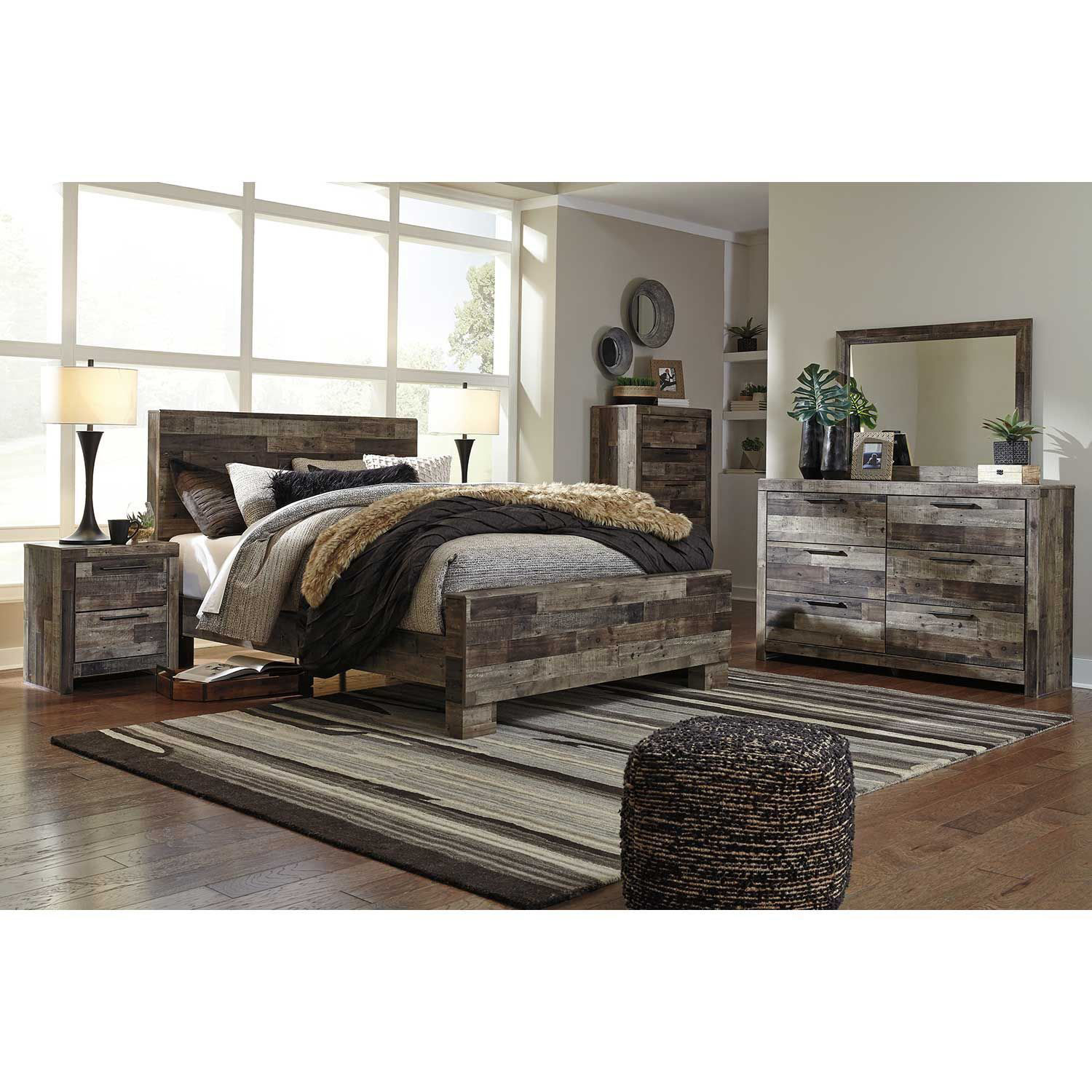 Derekson Multi Grey King Panel Bed | B200-KPBED | AFW.com