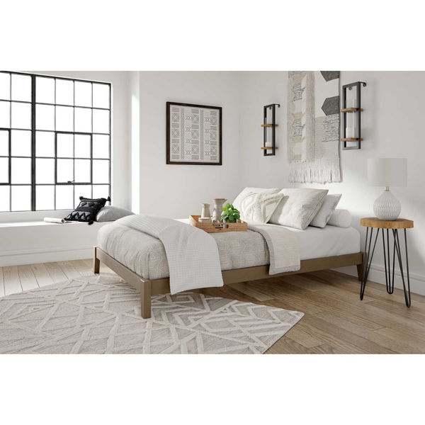 Tannaly Queen Platform Bed - Ashley Furniture | AFW.com