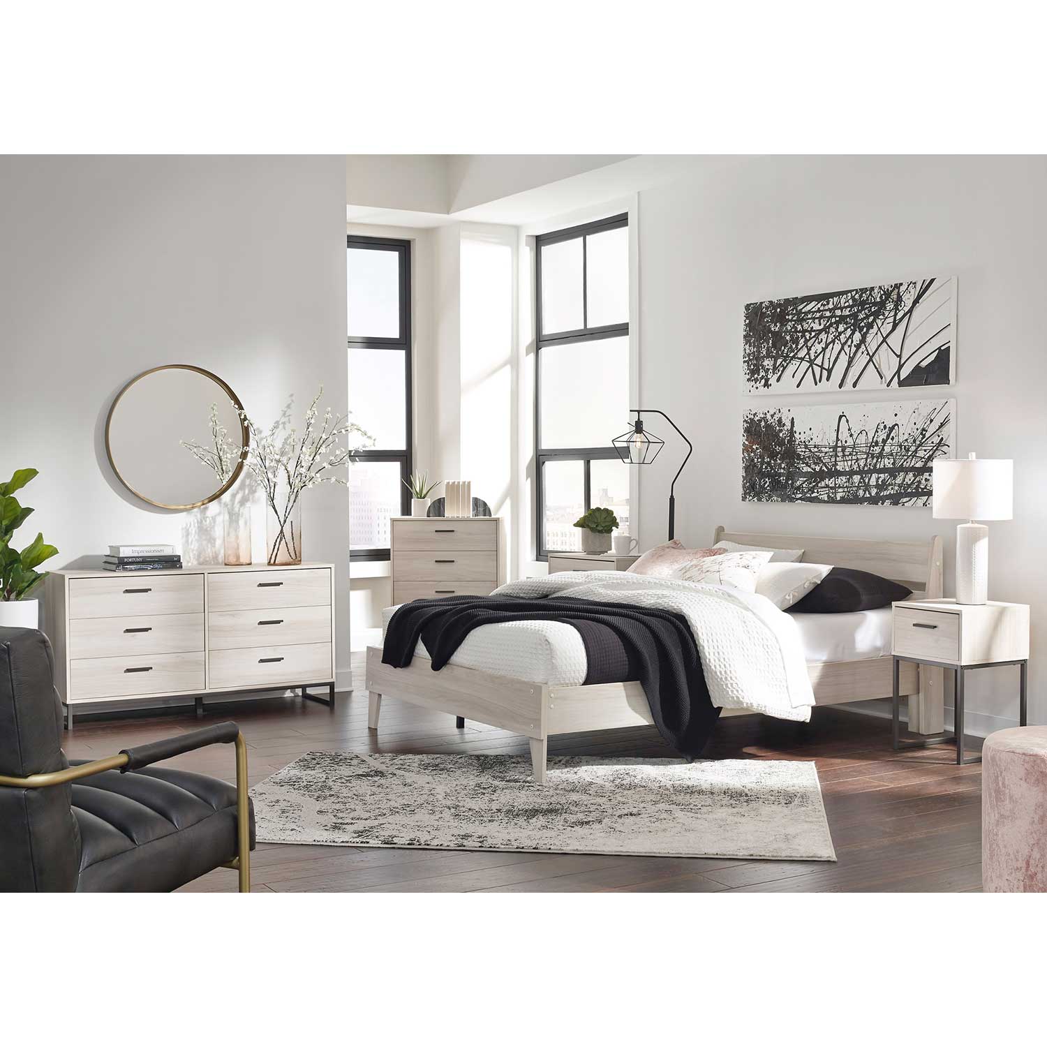 Socalle Queen Bed | EB1864-103 | AFW.com