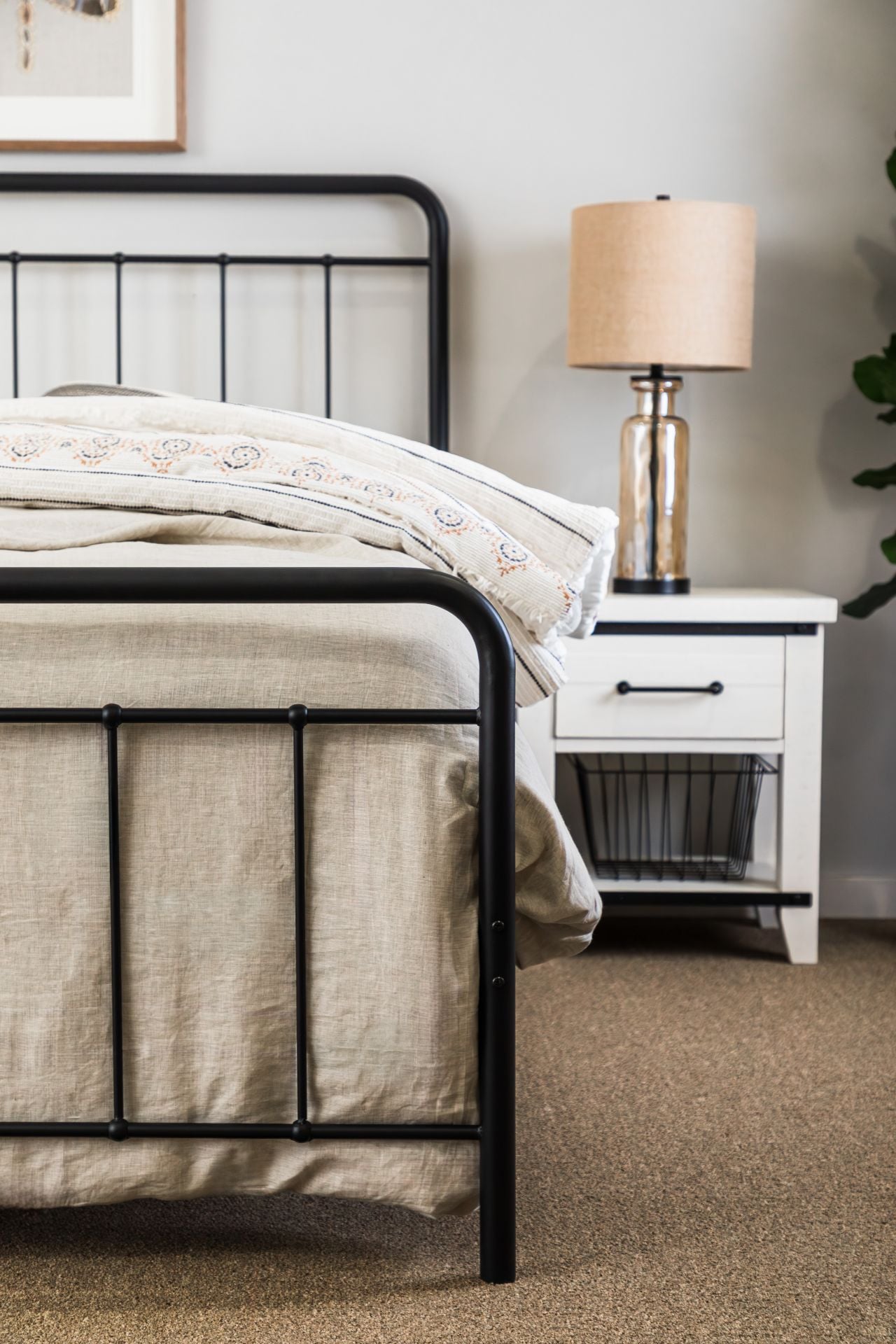 Jade Black Queen Metal Bed | AF-4091-Q | | AFW.com